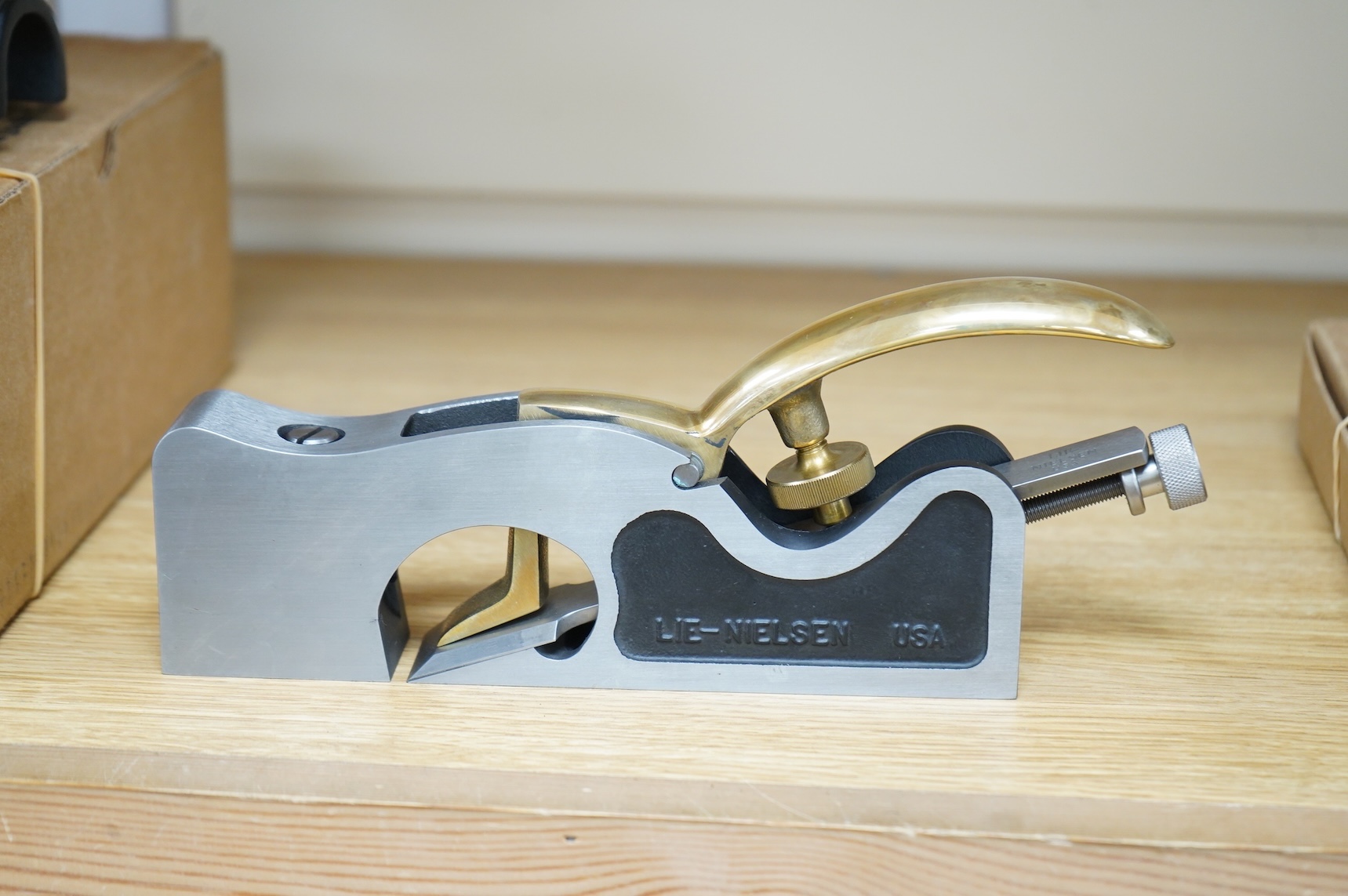 A boxed Lie-Nielsen Toolworks large shoulder plane (L-N 043) with paperwork